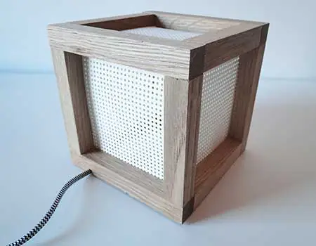 Würfel-Lampe aus Holz Würfel-Lampe aus Holz