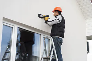 LED-Bewegungsmelder aussen anschliessen