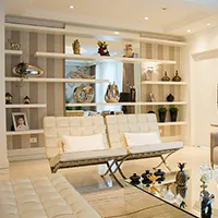 Warmweiß beleuchtetes Wohnzimmer Warmweiß beleuchtetes Wohnzimmer