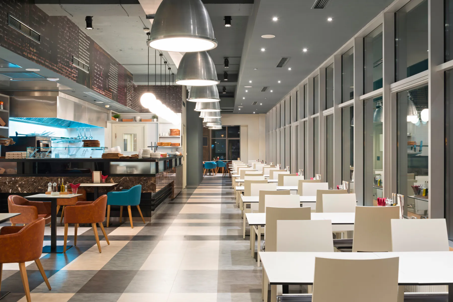 Kantine mit LED-Downlights Kantine mit LED-Downlights